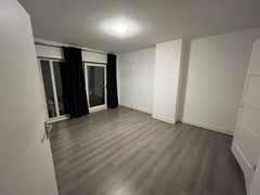Kamer achter met balkon 1.jpeg